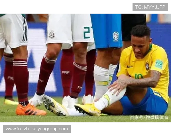 内马尔边线传中引发门前混战，巴西收获成果